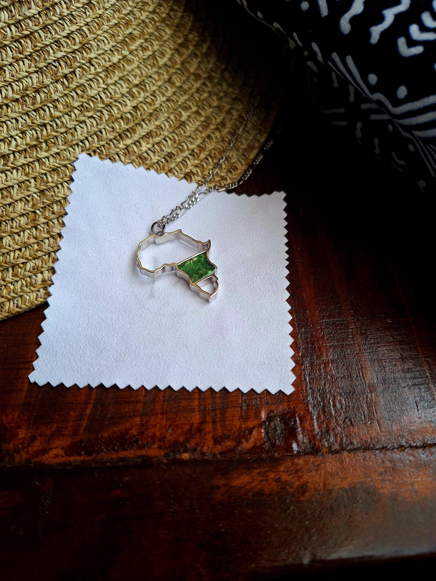 Silver Tsavorite Afrika Necklace