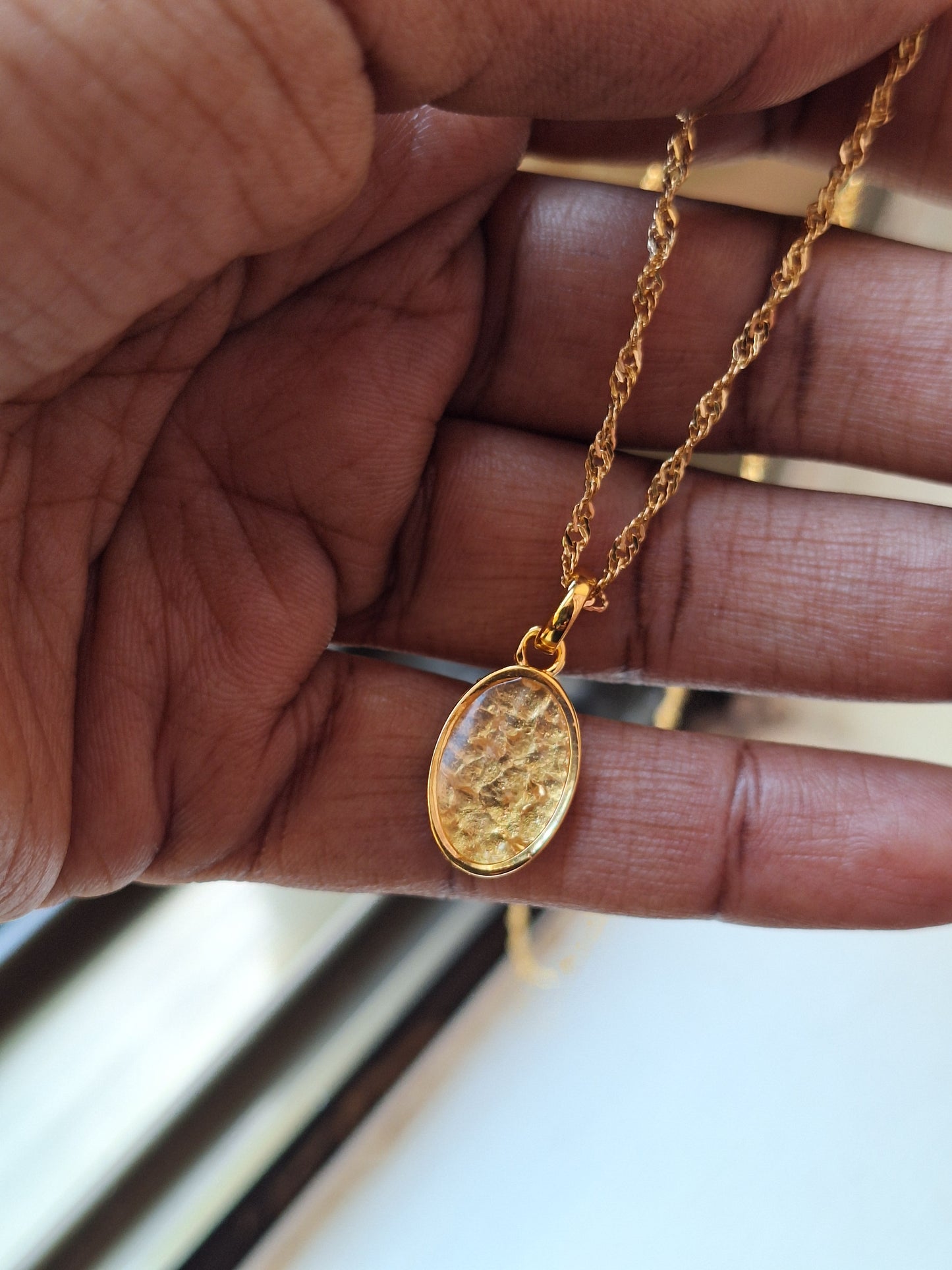 Gold Quartz Binti Necklace