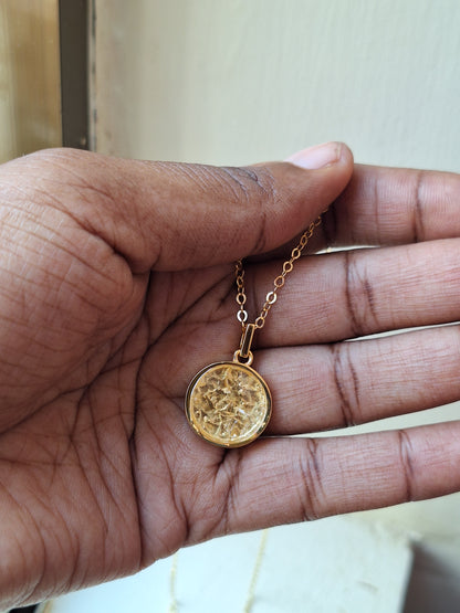 Gold Mini Duara Quartz Necklace