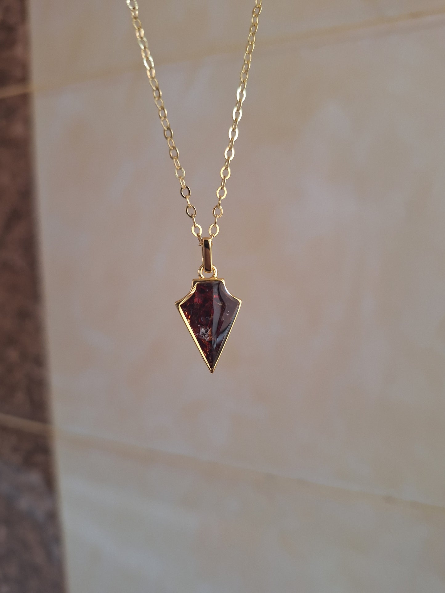Gold Ngao Pyrope Necklace