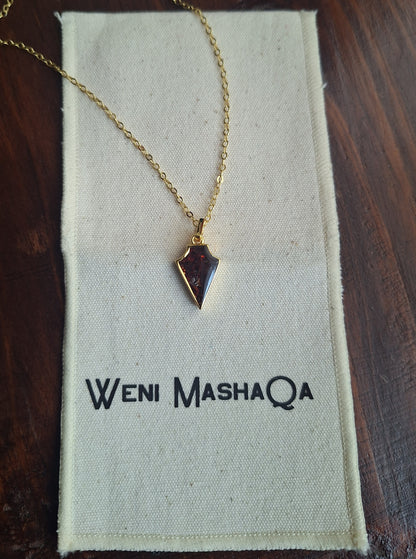 Gold Ngao Pyrope Necklace