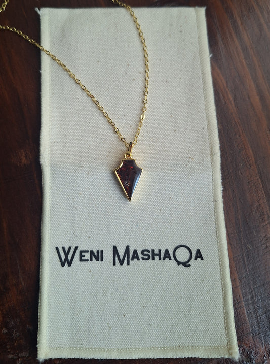 Gold Ngao Pyrope Necklace