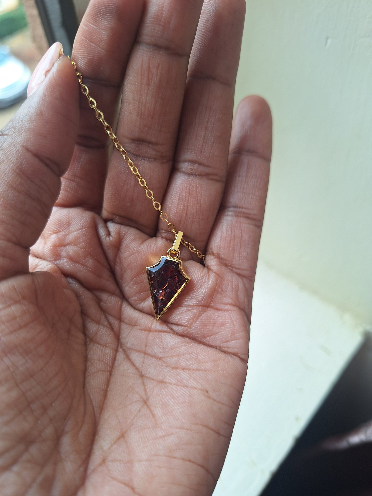 Gold Ngao Pyrope Necklace