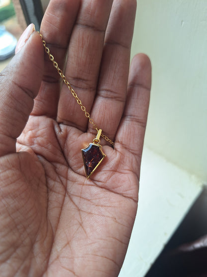 Gold Ngao Pyrope Necklace