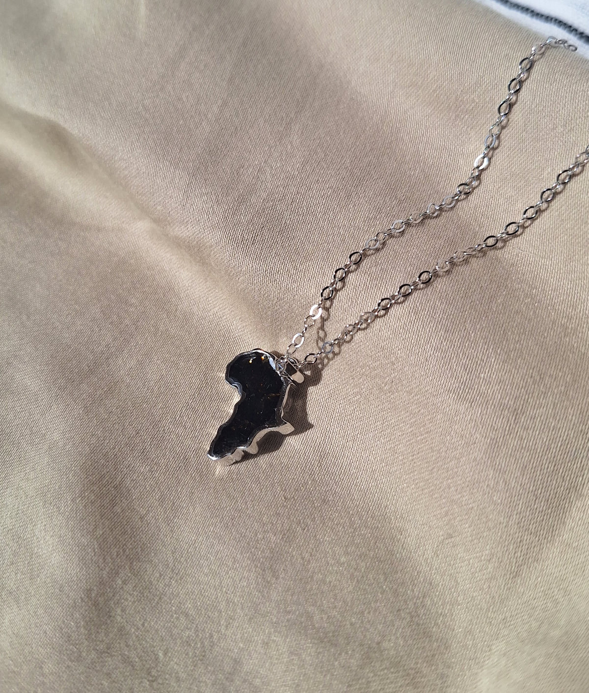 Silver Black Tourmaline Mini Afrika Necklace