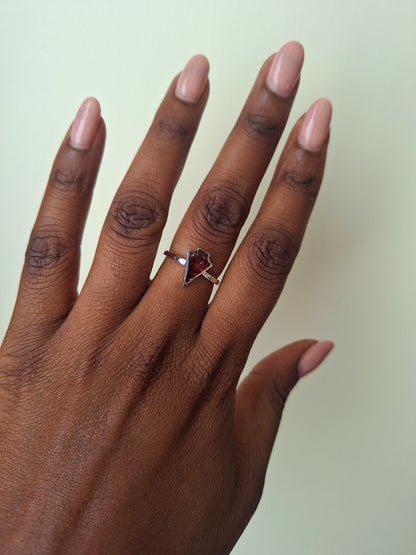 Silver Pyrope Ngao Ring