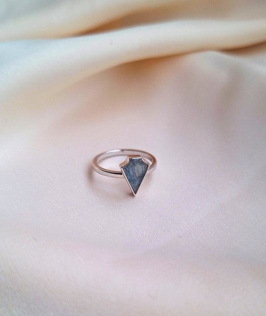 Silver Kyanite Ngao Ring